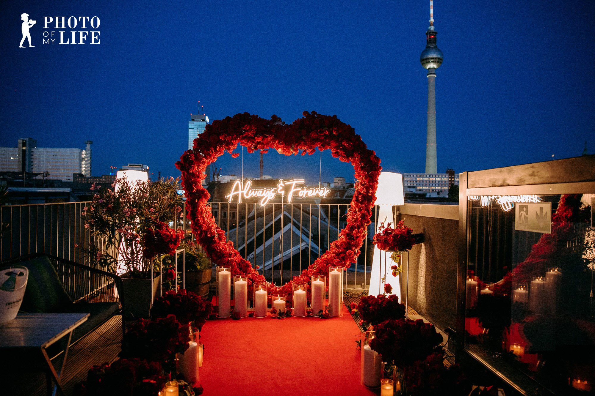 Entdecke die besten Orte für einen Heiratsantrag in Berlin. Von Spree und Fernsehturm bis zu Rooftops und versteckten Spots.